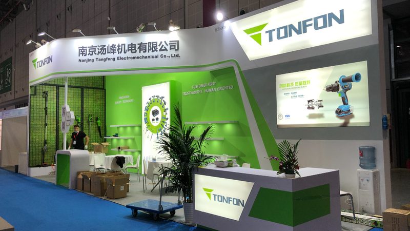 小标题：加盟五金批发厂家的必要性